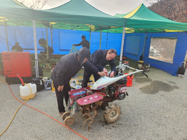 농기계 점검 및 수리 대표 이미지